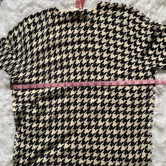 Sweater - Picture 8 of 10